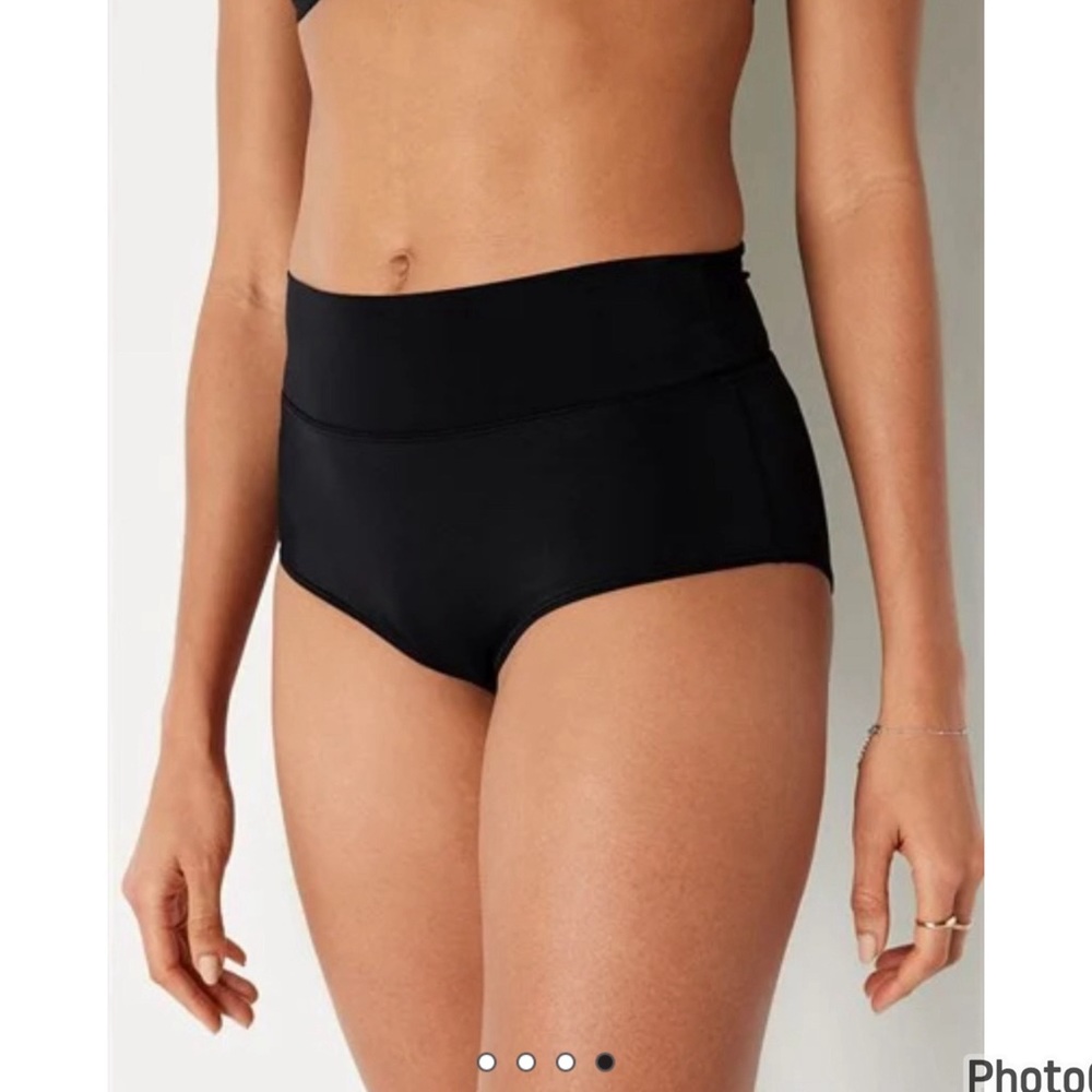 Bikini - Picture 2 of 4